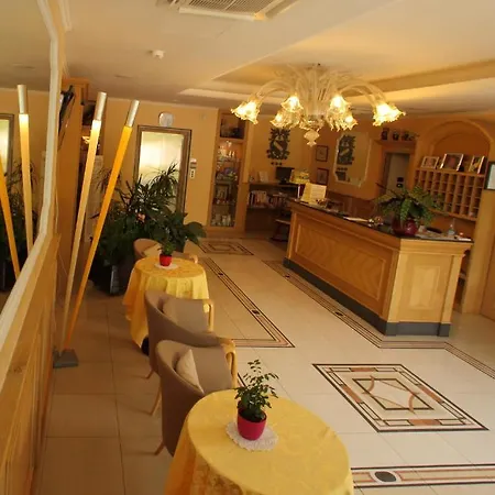 Fioroni Hotell 3*